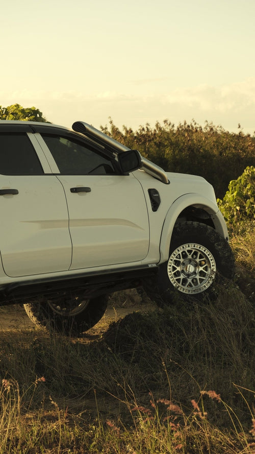  Dirty4x4 DirtyBars Electric Side Steps